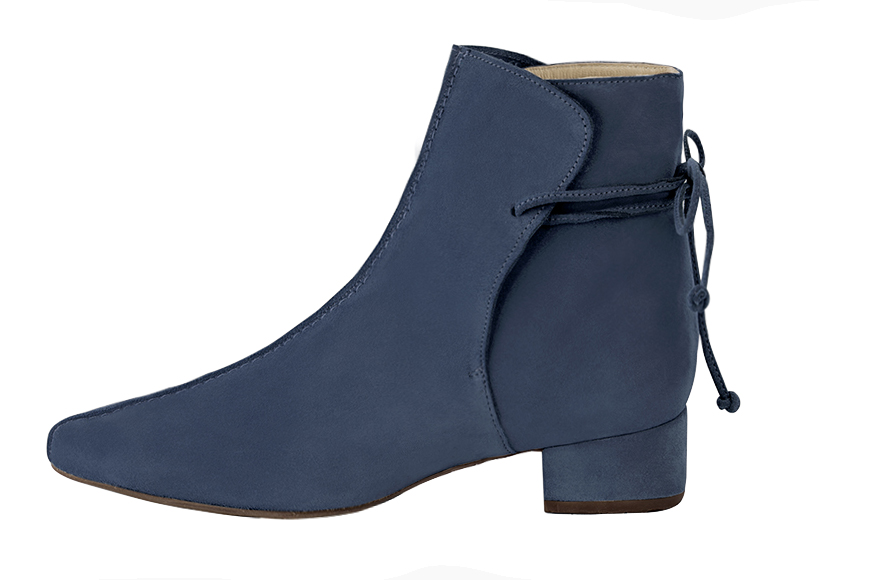 Denim blue women's ankle boots with laces at the back. Round toe. Low block heels. Profile view - Florence KOOIJMAN